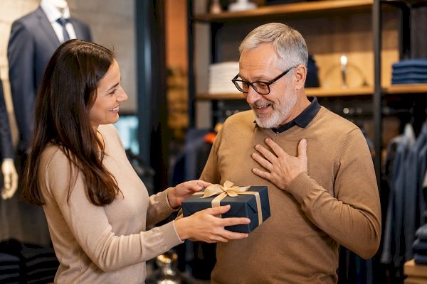 Shopping for Father’s Day: Thoughtful Gift Ideas to Make Him Feel Special