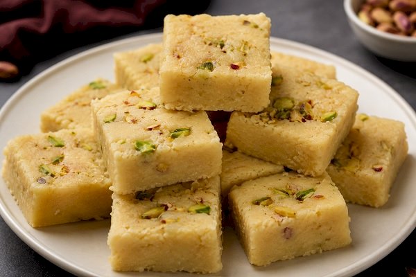 Easy Homemade Mawa Barfi Recipe : A Quick and Delicious Indian Sweet for Every Celebration