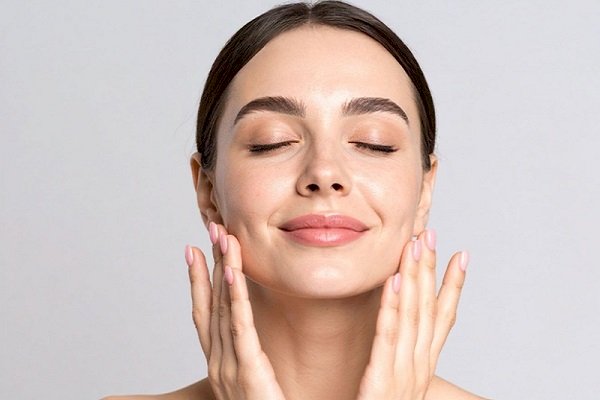 Want a celebrity-like glow? Learn the benefits of ice water facials.