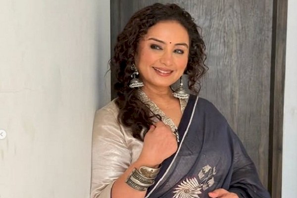 Divya Dutta explains how her seniors helped her in fine tuning technicalities of acting initially