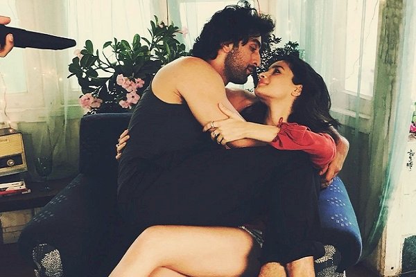Alia Bhatt wishes hubby Ranbir Kapoor with some unseen romantic pics: HBD cutie