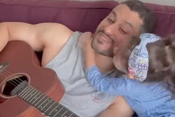 Kunal Kemmu celebrates daughter Inaaya’s birthday with a sweet guitar performance and cuddles