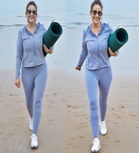 Manisha Koirala loves practising Yoga on Mumbai beaches