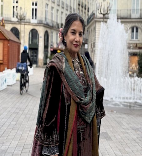 Shabana Azmi roams the streets in Nantes, remembers Shyam Benegal