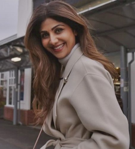 Shilpa Shetty is all ready to shop for Christmas