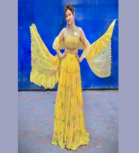 Rubina Dilaik beats 'Monday blues' with a dollop of yellow