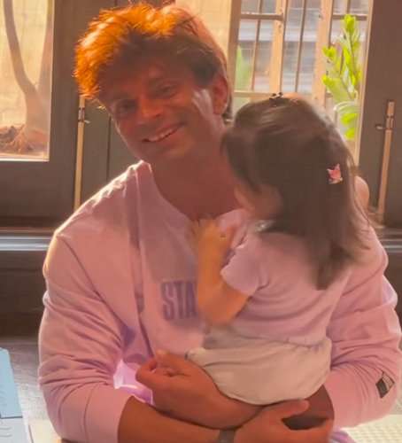 Bipasha shares an adorable father-daughter moment of Karan and Devi