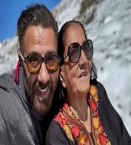 Sunny Deol remembers his mom’s unconditional love on Mother’s Day
