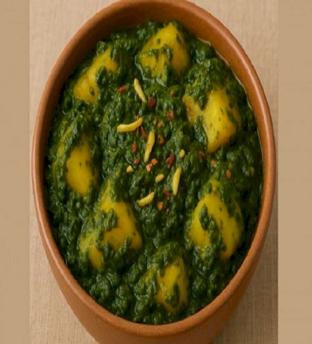 Lehsuni Palak Aloo: A Flavor-Packed Garlic Spinach Potato Delight