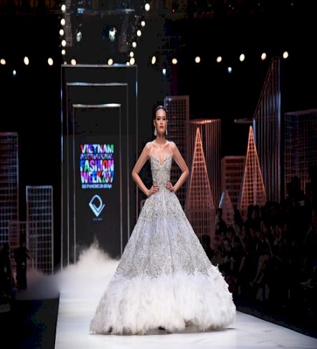 Fashion Spotlight: The Timeless Allure of the White Gown