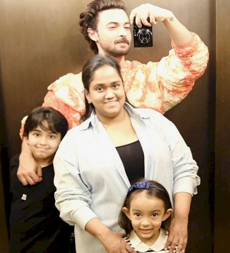 Aayush Sharma’s ‘big smiles’ include wife Arpita, children Ahil and Ayat