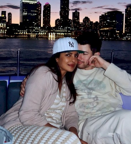 Priyanka Chopra shares loved-up picture with hubby Nick Jonas, calls him ‘mine’