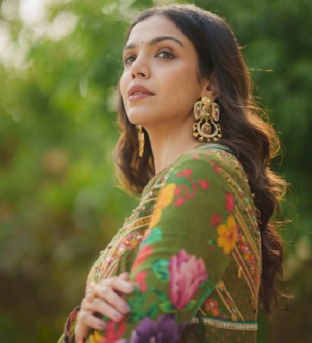 Shriya Pilgaonkar talks about receiving guidance from her actor parents Sachin & Supriya