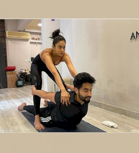 Rakul Preet Singh says 'Yoga reminds us to be present' this World Yoga Day