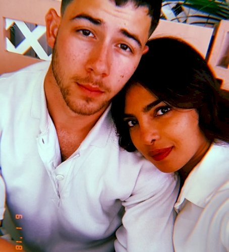 Priyanka Chopra’s tangled hair gets the sweetest fix from Nick Jonas