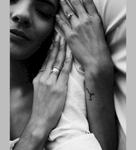 “Silent Bonds: A Portrait of Intimate Love”