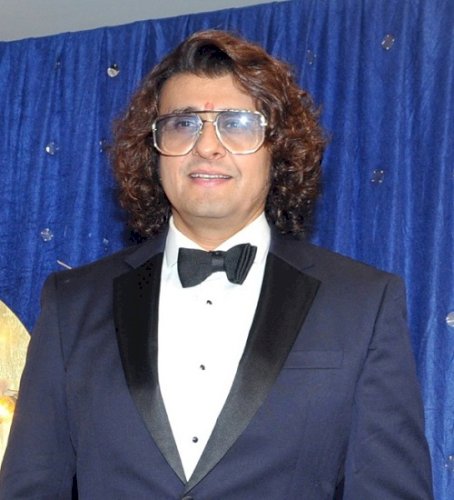 Sonu Nigam calls his ‘Satrangi Re India Tour’ a celebration of love through different colours