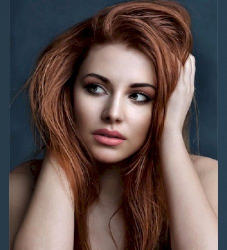 The Art of Effortless Beauty: Embracing Natural Confidence