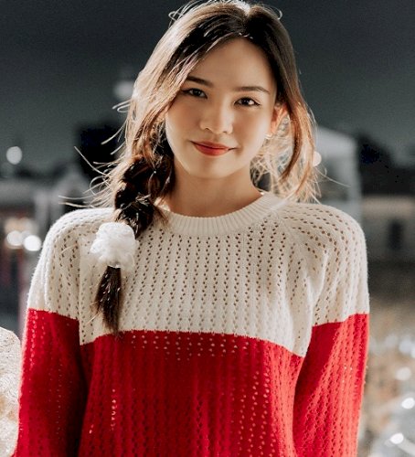 Girls’ Winter Hoodie: Cozy, Chic, and Effortlessly Cool