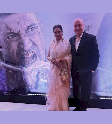 Anupam Kher meets Rekha, calls her ‘eternal’