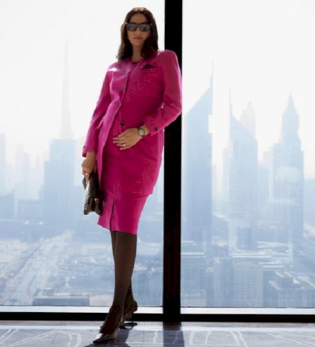 Sonam Kapoor announces second pregnancy, flaunts baby bump in pictures