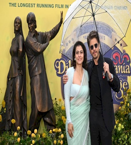 Shah Rukh Khan & Kajol unveil Raj–Simran bronze statue at London’s Leicester Square for DDLJ’s 30th year