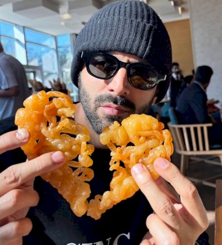 Kartik Aaryan gorges on heart-shaped ‘jalebi, fafda’ in Ahmedabad