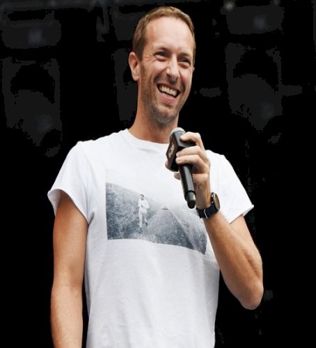 Chris Martin surprises newlyweds with live performance at their wedding