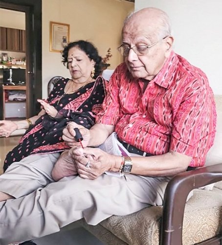 Shriya Pilgaonkar shares pictures of grandfather applying nail paint on grandmother's feet
