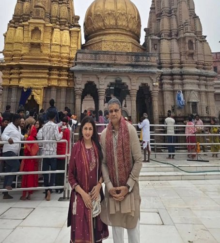 Bhagyashree bids goodbye to 2025 with a soulful spiritual journey in Banaras