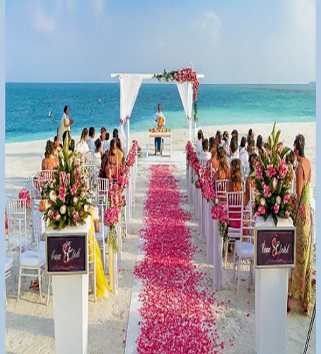 Beach Wedding Essentials and Planning Tips