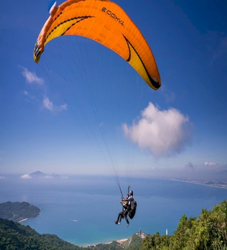 Paragliding Spots Around the World: Soar High and Experience the Thrill