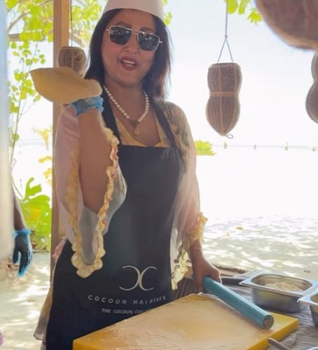 Hina Khan flaunts ‘gol rotis’ while on luxurious vacation in Maldives