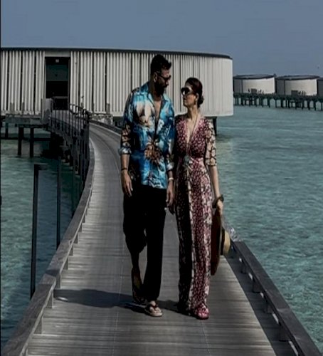 Twinkle Khanna recalls moment when Akshay Kumar dropped her beloved hat into the Maldivian sea