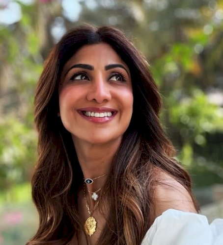 Shilpa Shetty digs in nostalgia, shares what she was doing in the 90s