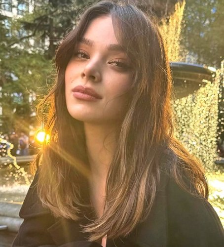 Hailee Steinfeld talks about her craving for 'uninterrupted' family time