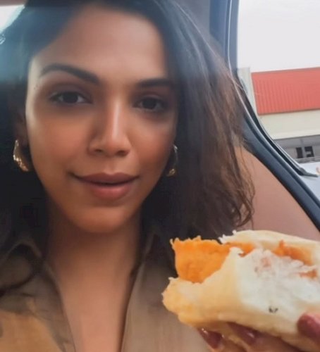 Shriya Pilgaonkar cheats on clean-eating month, indulges in vada pav