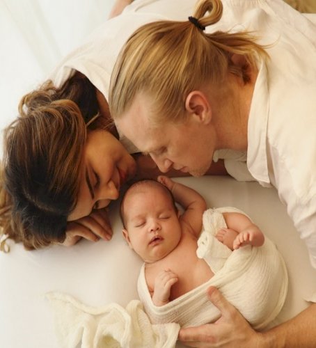 Aashka Goradia embraces motherhood for second time, welcomes baby boy
