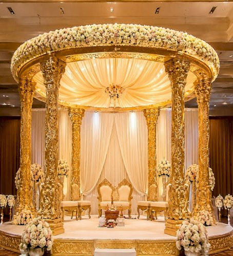 Gold Royal Mandap Ideas for a Luxurious Wedding