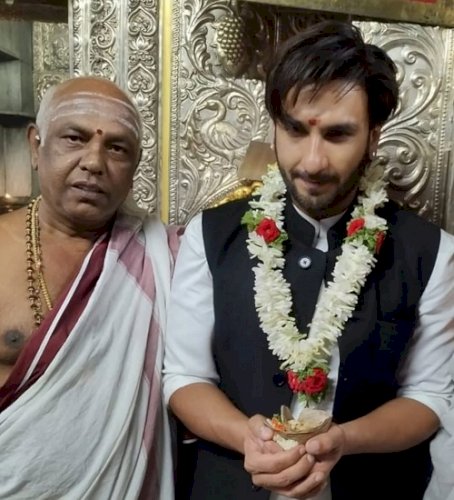 After FWICE's boycott Ranveer Singh offers prayers at the Chamundeshwari Temple
