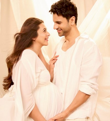 Divyanka Tripathi, Vivek Dahiya return home with new born twins