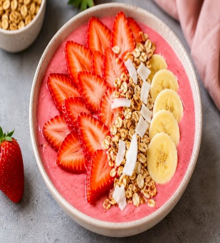 Strawberry Smoothie Bowl: A Refreshing and Nutritious Breakfast Delight