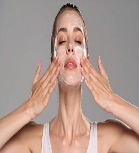 Troubled by blackheads and whiteheads? This rice home remedy can help get rid of them.
