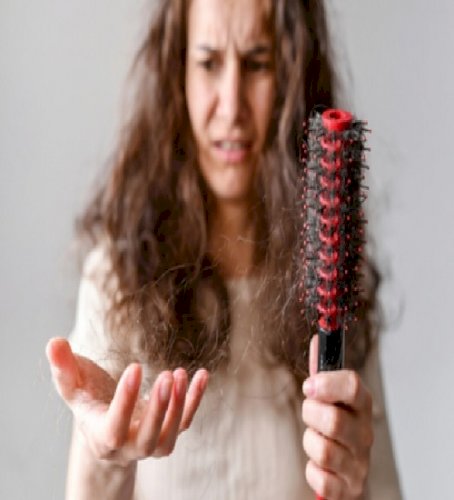 Sweating in summer is a major cause of hair loss and dandruff. Learn easy ways to keep your scalp cool.