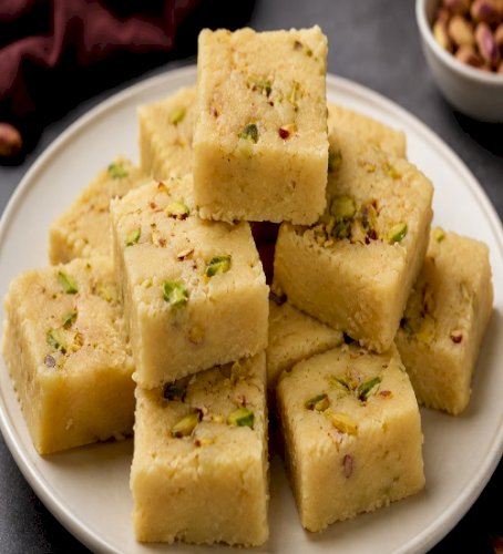 Easy Homemade Mawa Barfi Recipe : A Quick and Delicious Indian Sweet for Every Celebration