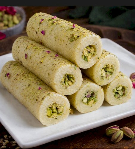 Easy Mawa Pista Roll Recipe: A Rich and Delicious Indian Mithai