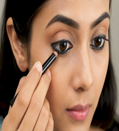 How to Make Kajal Last Longer: Easy Tips for Smudge-Free Eyes