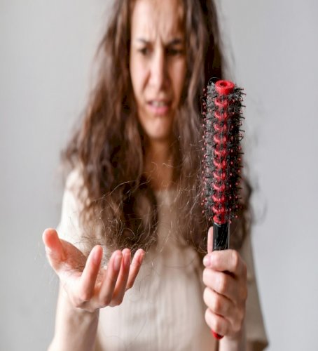 Hair fall is increasing rapidly, know that lack of nutrients weakens the roots.