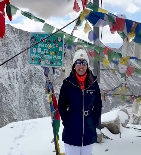 Hina Khan explores Khardung La in Ladakh, says she is ‘almost 18,000 feet above sea level’